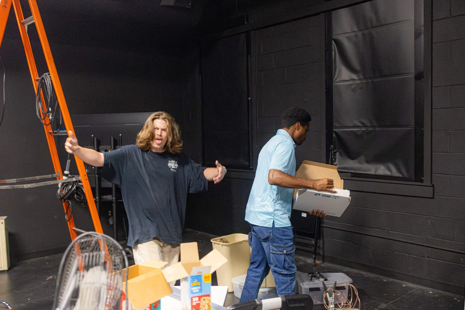 Warehouse set construction